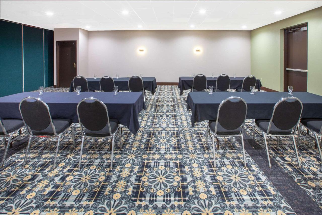 Baymont By Wyndham Grand Rapids Near Downtown Hotel Wyoming Bagian luar foto