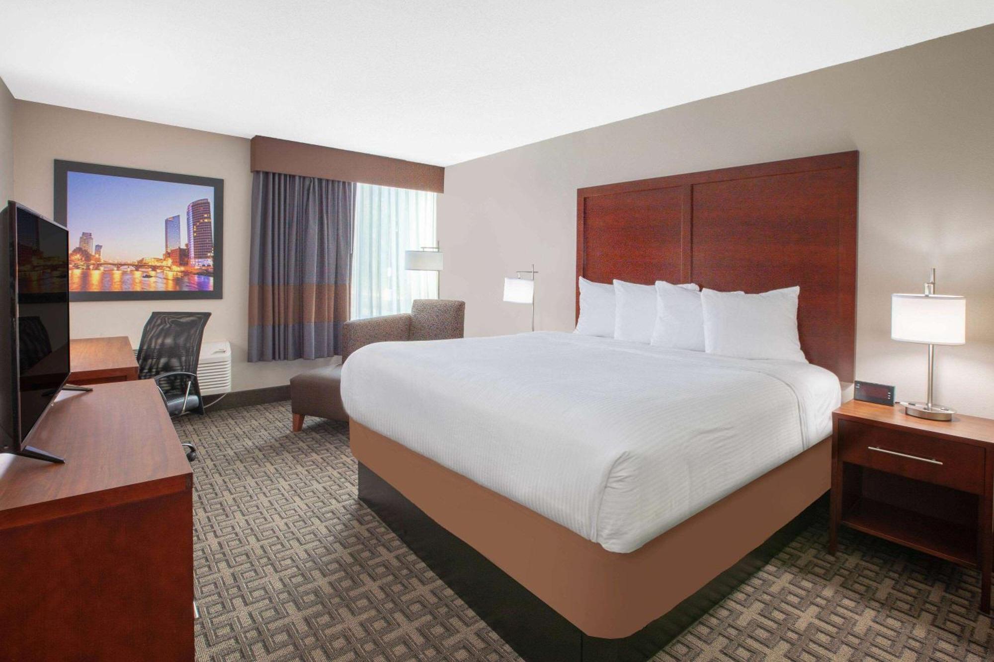 Baymont By Wyndham Grand Rapids Near Downtown Hotel Wyoming Bagian luar foto